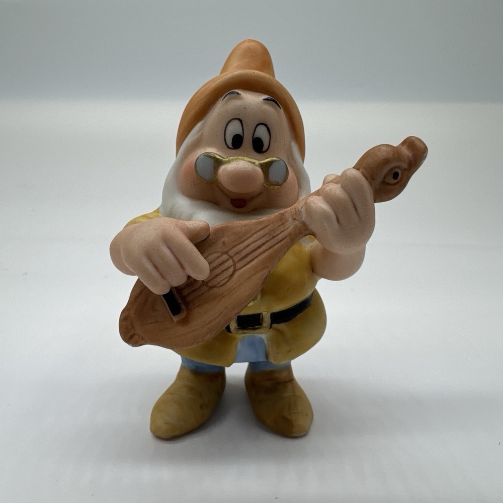 Vintage Disney Ceramic Snow White & The Seven Dwarfs Doc Figurine